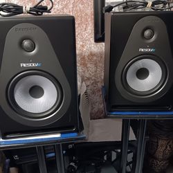 SAMSON MONITOR RESOLV 8.  MONITORES PARA ESTUDIO. CASI NUEVOS.  VERY GOOD CONDITION LIKE NEW. WITH POWER CABLE. 