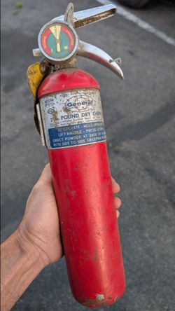 Vintage Fire Extinguisher Full Charge Good Condition 70s 80s Small