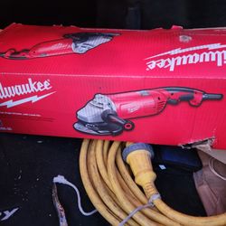 Milwaukee 7"