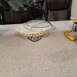 Pyrex gold leaf divided serving bowl