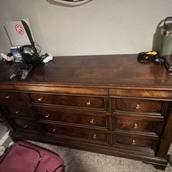 Solid Wood 9-Drawer Dresser – Heavy & High Quality