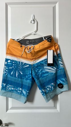 Brand New Quiksilver Beach Shorts swimsuit 28 20 Still with tags Comes from a smoke free and pet free home.