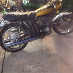 1971 Yamaha  2 stroke cycle