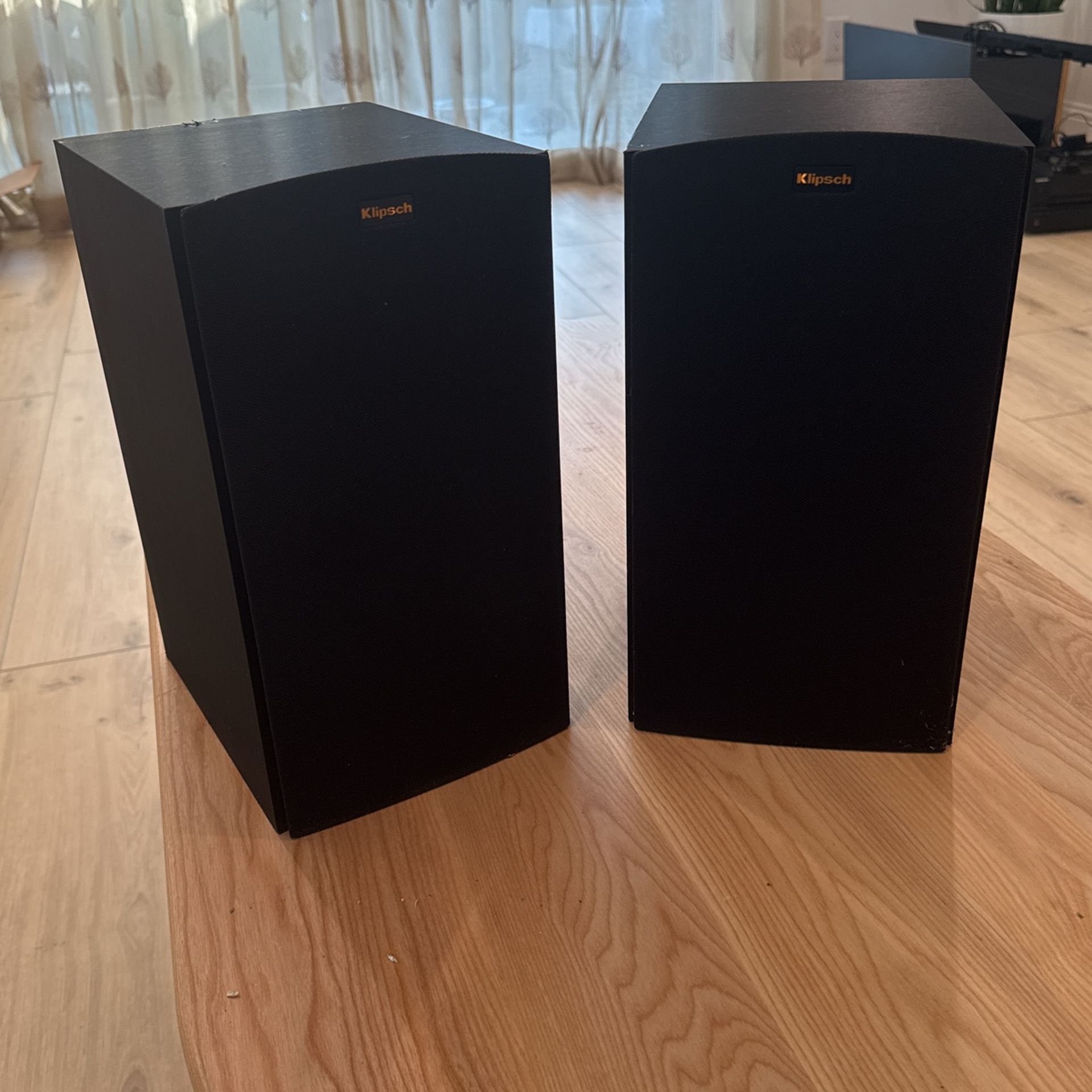 Klipsch R-15M Bookshelf Speakers (Pair)