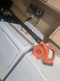 Black an decker blower no flaws with battery
