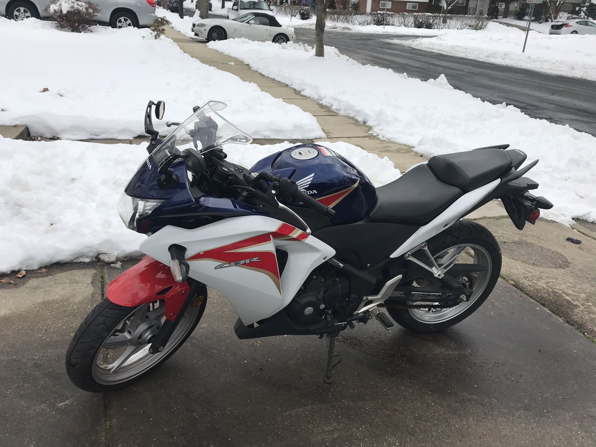 CBR 250cc 1.900 miles