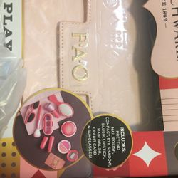 FAO Shwarz Girls Purse/pretend make Up Set