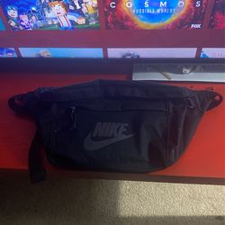 Nike cross body bag