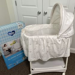 Delta Gliding bassinet