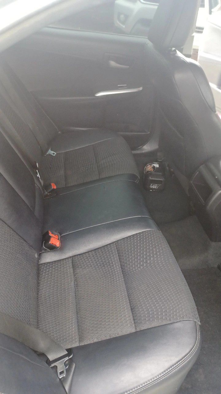 I DETAIL INTERIOR 20$ MUST COME TO ME IF INTRESTESED PLEASE DM ME IM LOCATED IN POMONA