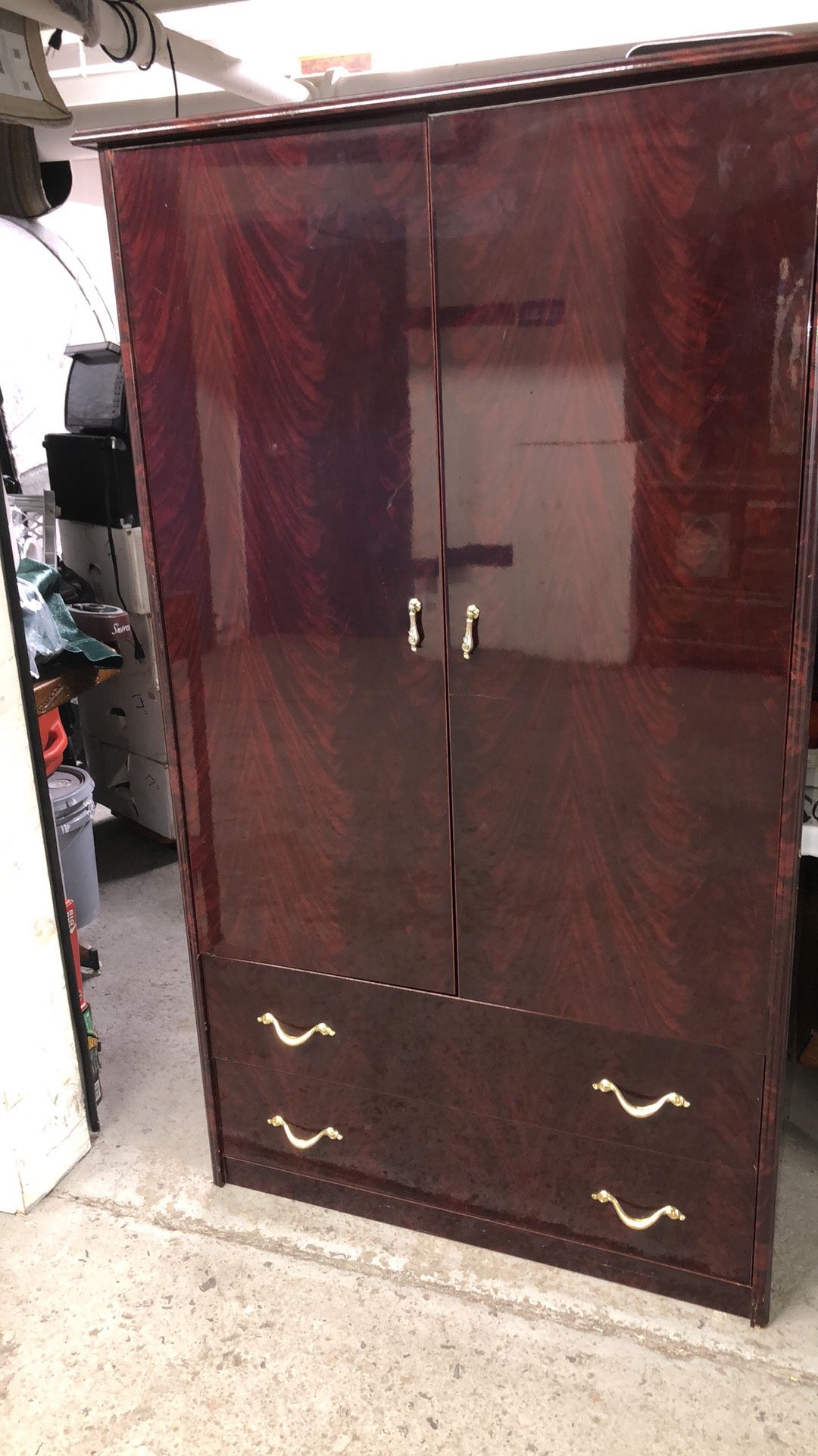 37”wx20dx47”h Nice looking almost New 
