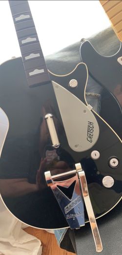 Two Rock Band Guitars for 25$ (Wii)