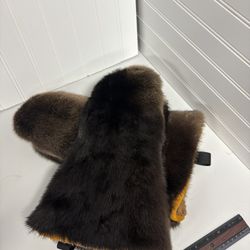 MN OTTER FUR GAUNTLET CHOPPER MITTENS