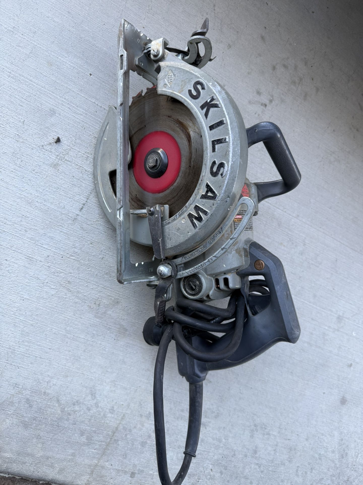 Skilsaw.  7 1/2 Worm Drive Circular Saw