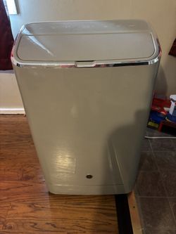 10800 BTU Lg Portable Air Conditioning With Dehumidifier