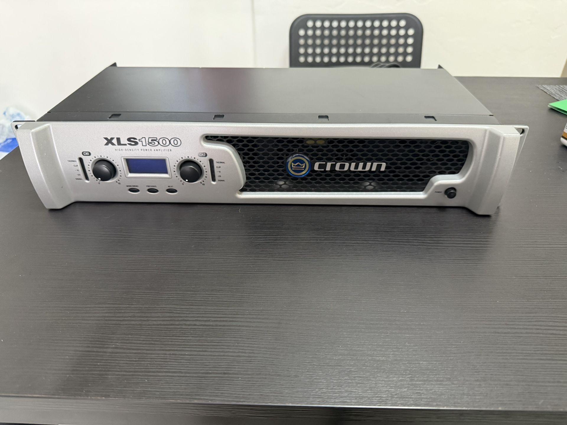 Crown DriveCore XLS1500 Power Amplifier