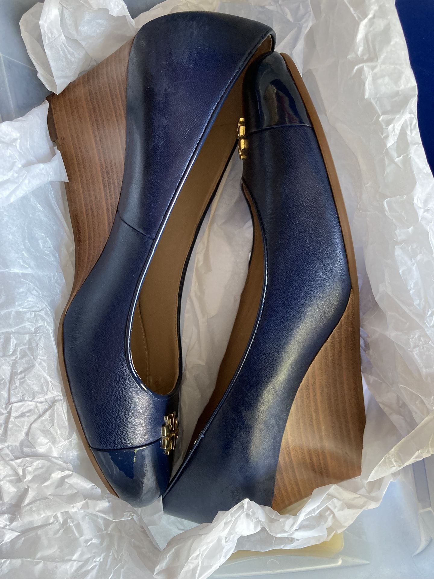 $25- Tory Burch Wedge Wedge