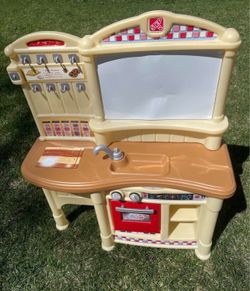 Step2 kids play kitchen