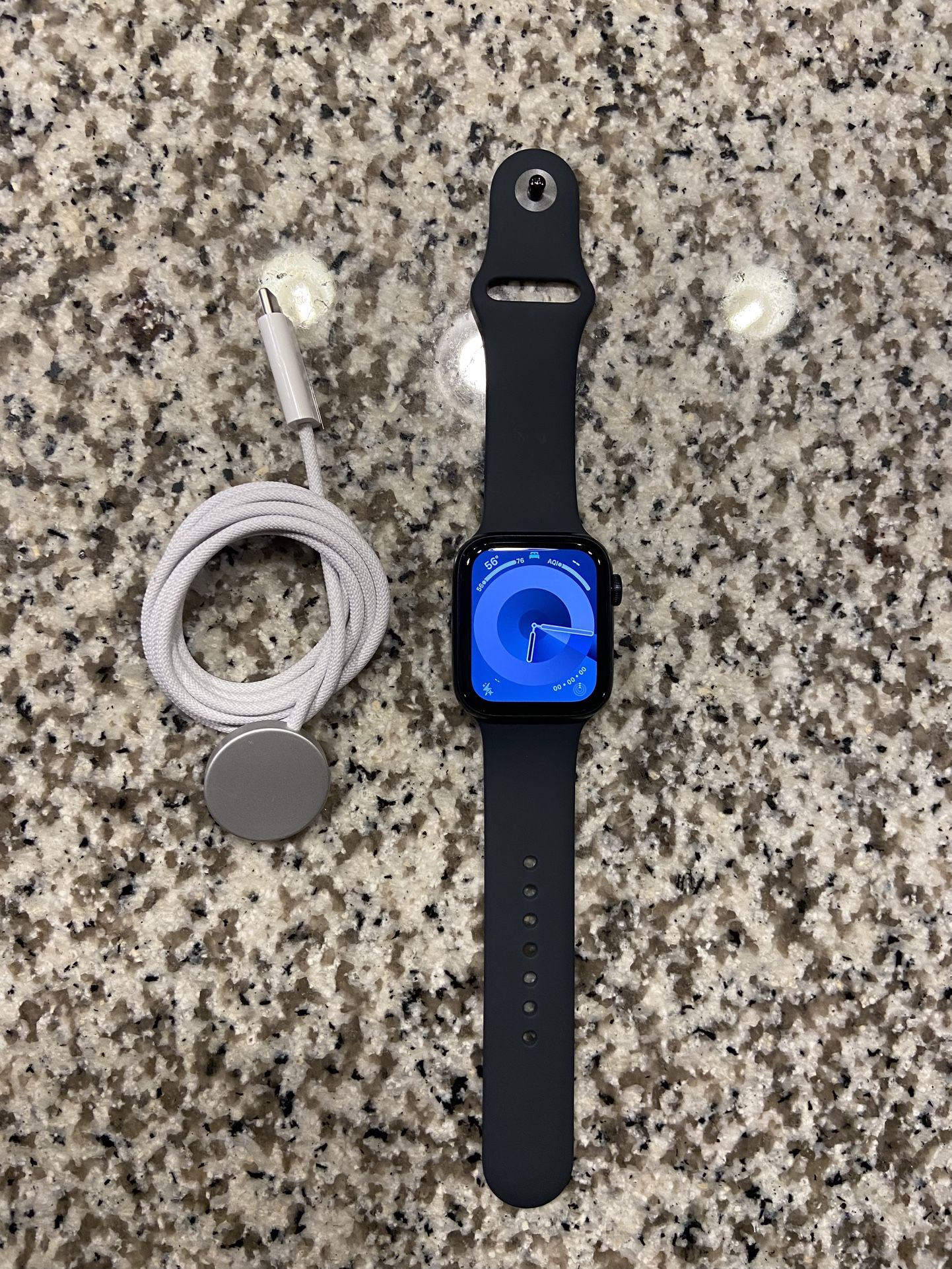 NEW Apple Watch Series SE 2nd Generation 44mm Midnight Black With Charger And 1 Year Apple Warranty