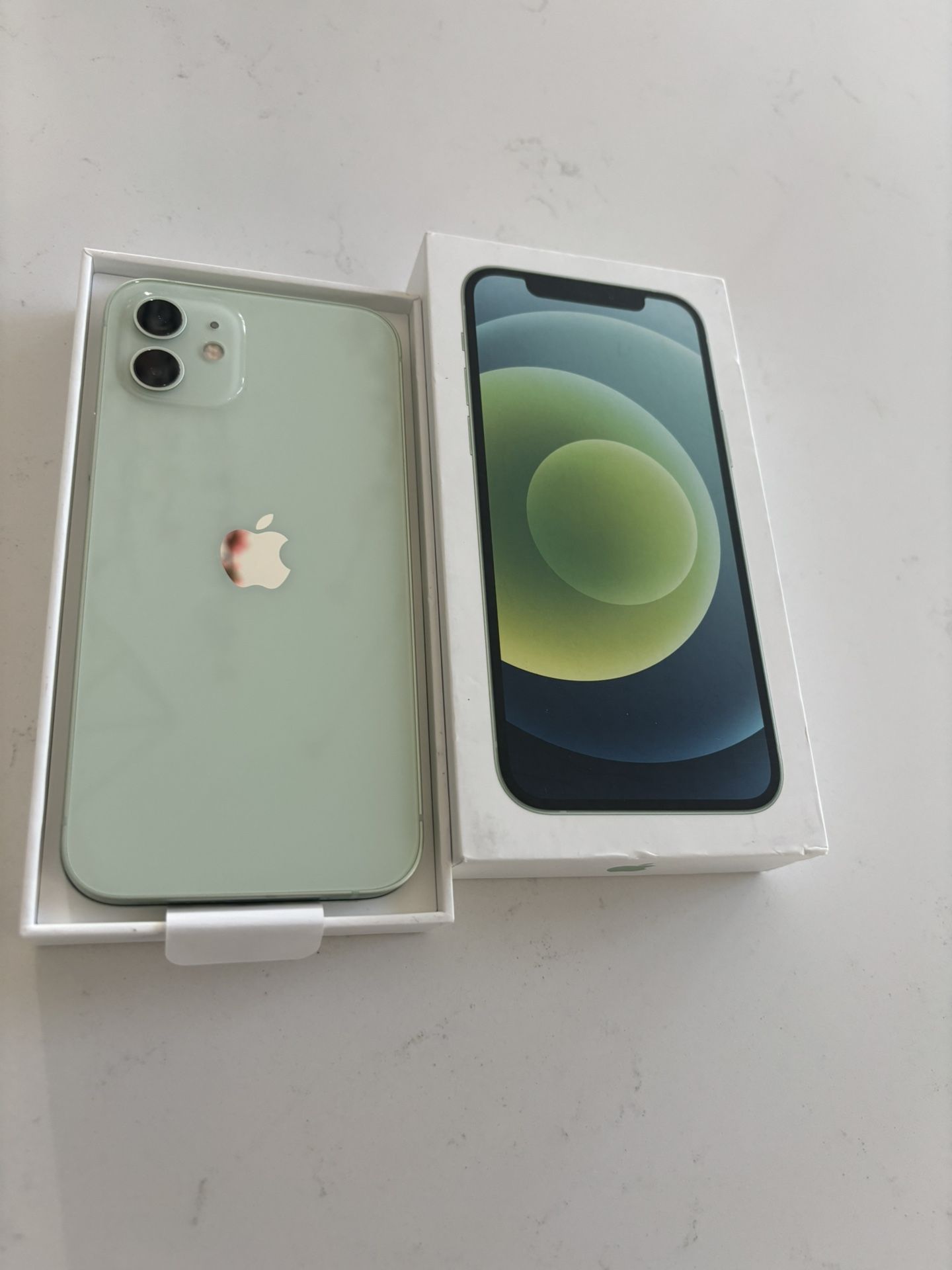 iPhone 12 Green