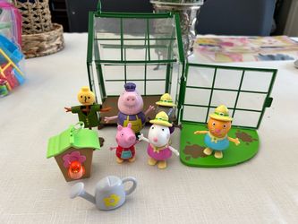 Peppa Pig Grandpa Greenhouse Playset with Figures