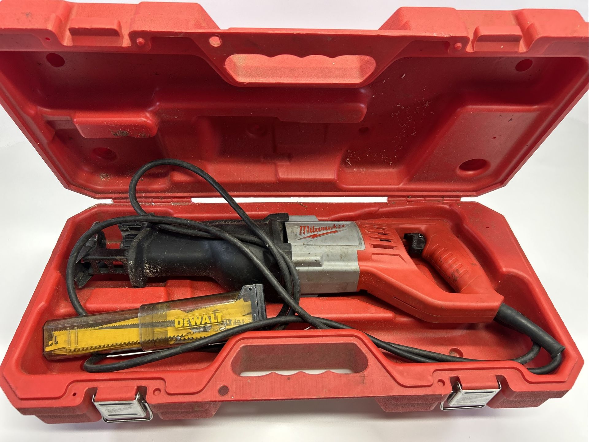 Milwaukee 6519-30 12 Amp Corded Reciprocating Sawzall W/ Hard Case