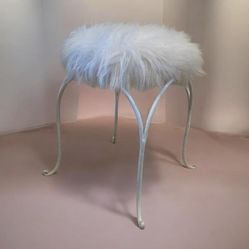 Fluffy White Vanity Seat