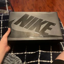 Nike Show Never Been Use  Size 8 Read Description 