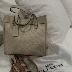 Coach Field tote 22 in signature leather 