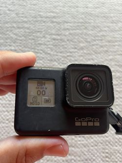 GOPRO HERO 7 BLACK (4K) + DUAL BATTERIES AND CHARGER OBO