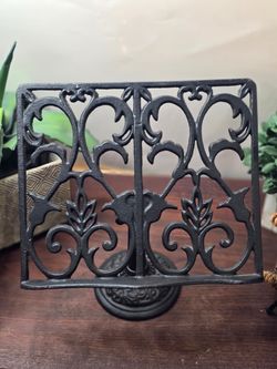 Vintage Cast Iron / Wrought Iron Book Stand Bible Holder 11”H x 10”W