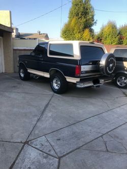 1992 Ford Bronco (Eddie Bauer)