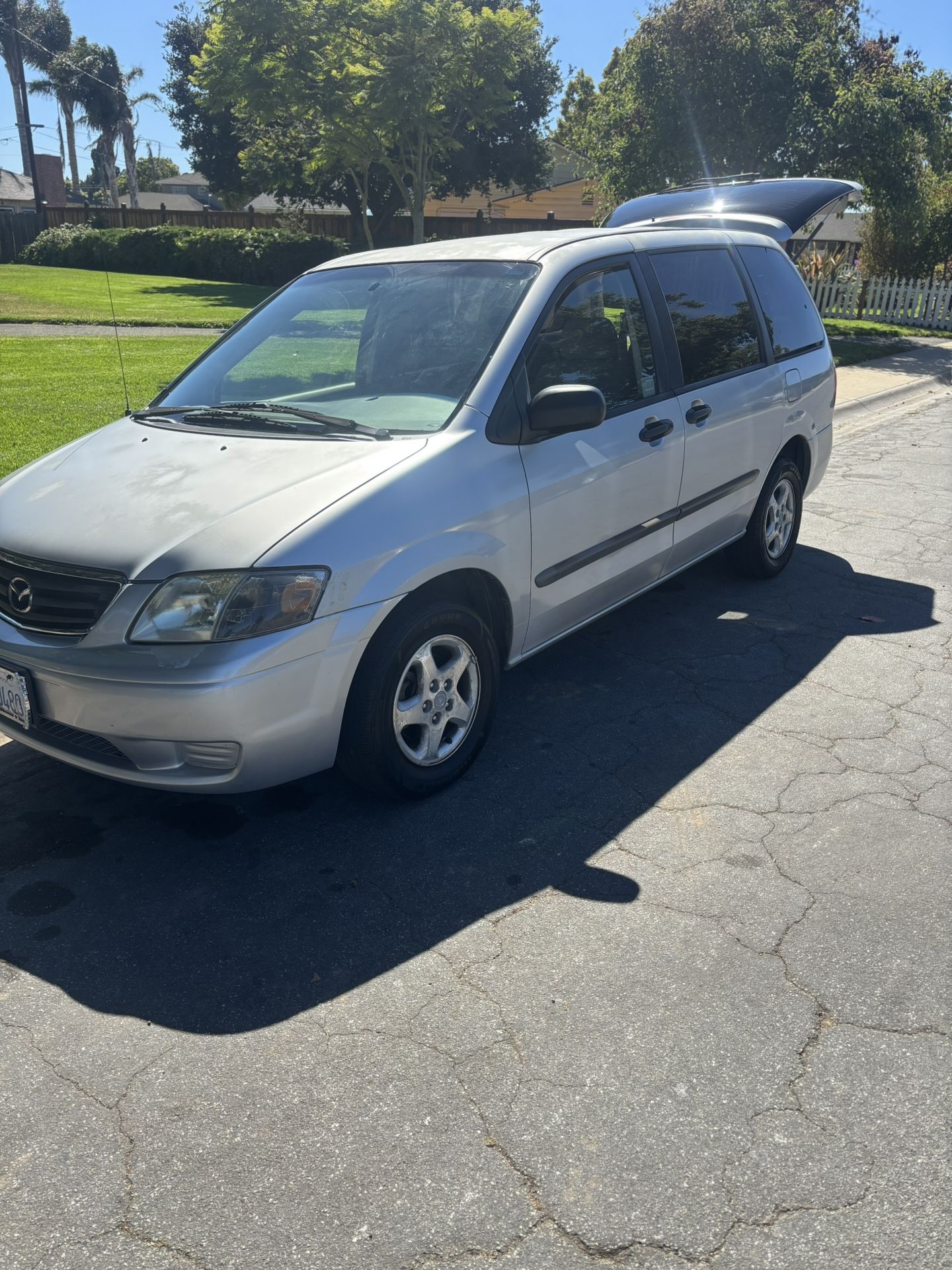 2000 Mazda MPV
