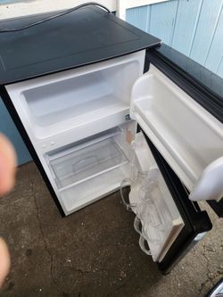 Refrigerator  chico semy Nuebo