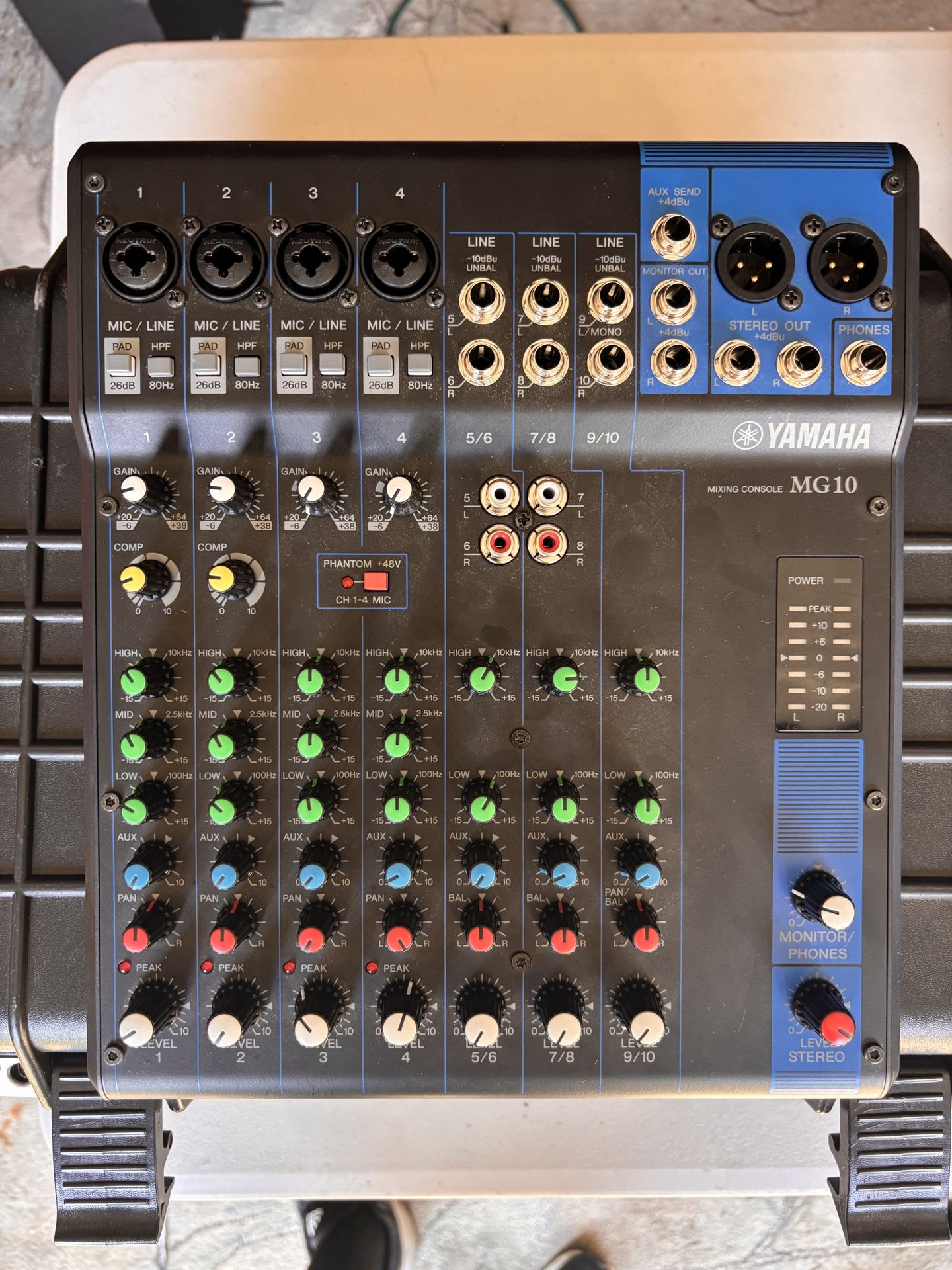 Yamaha MG10 Mixer (Adapter & Case)