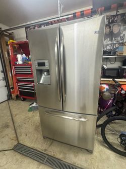 GE Profile Refrigerator 25.5 cuft
