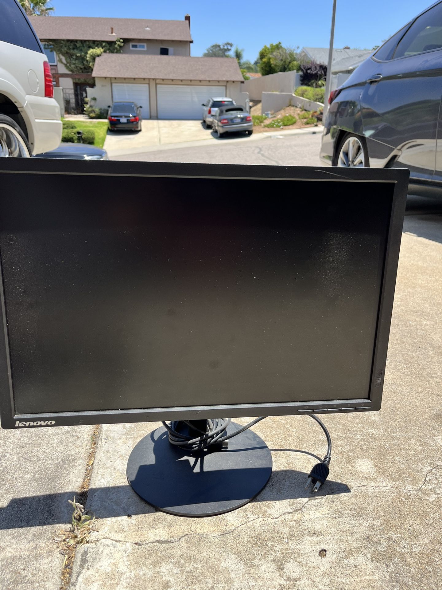 Lenovo Monitor 24”