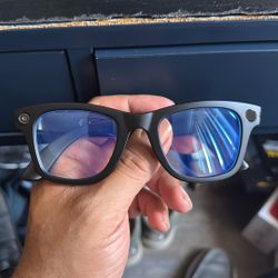 AI Camera Glasses. No Video Light