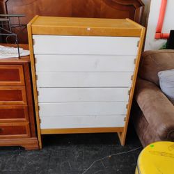 Nice 5 Drawer Wood Dresser 