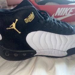 Air Jordan Jumpman Team II black/white pair with gold colorway 