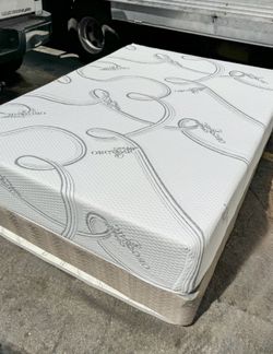 Memory Foam Gel Mattress Queen Size W Box Spring