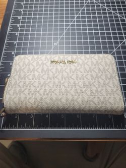 Michael kors wallet