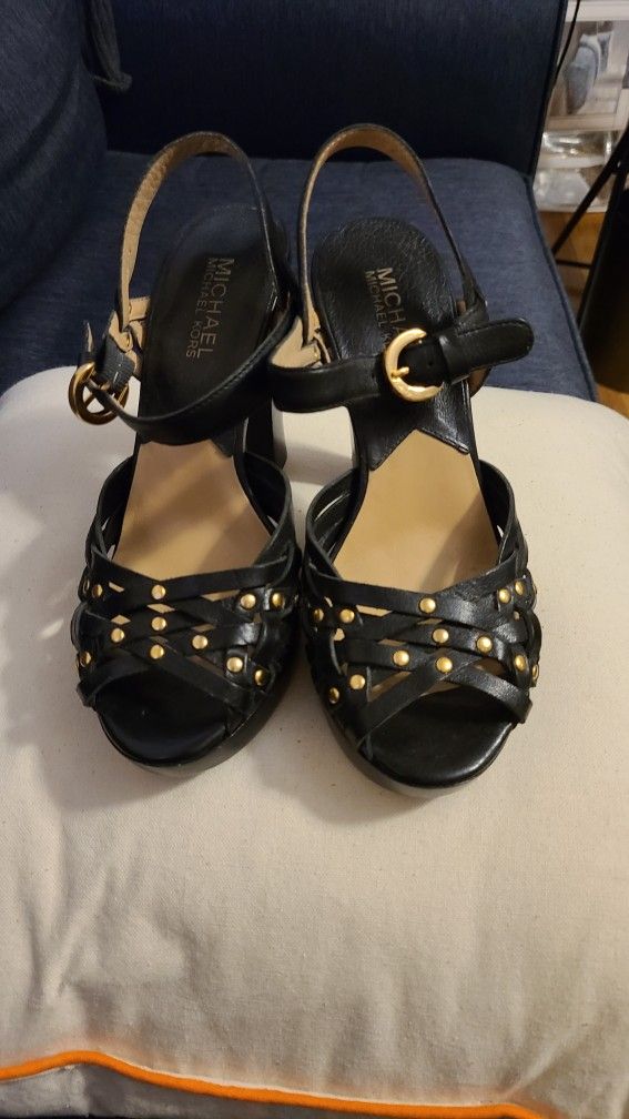 Shoes 5 1/2 MICHAEL ,Michael Kors, Like New, Only Worn When Tried On In Store. Leather . Price Is Negotiable