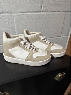 Womens White Beige Mid-Top Casual Sneakers