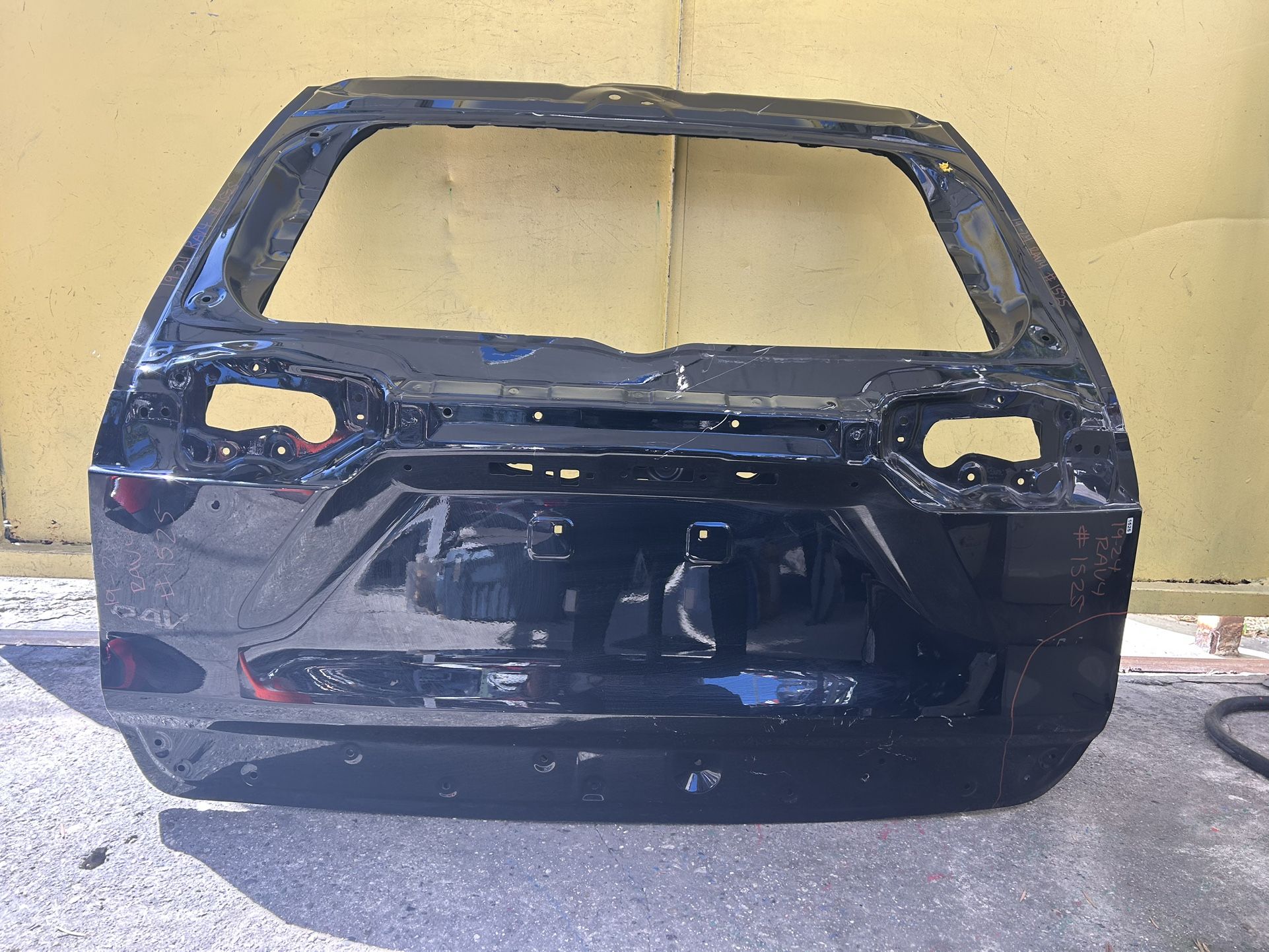 2019-2024 TOYOTA RAV4 TAILGATE