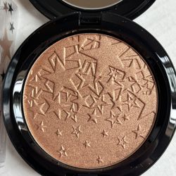 MAC LIMITED EDITION HIGHLIGHTER