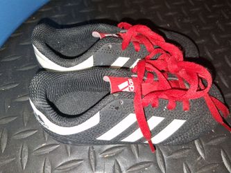 Football shoes (soccer)
