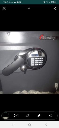 Sentry Fire Safe w/fingerprint New
