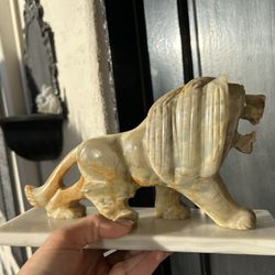 Vintage Hand-Carved Onyx Lion Statue on Marble Base Mid Century carved Stone Centerpiece Heavy 
