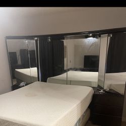 Queen Bed Frame with Mirrors And Storage And Chest 